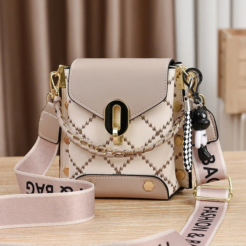 SimpleSling™ Crossbody Bag 👜 — Lightweight, Stylish & Everyday Ready