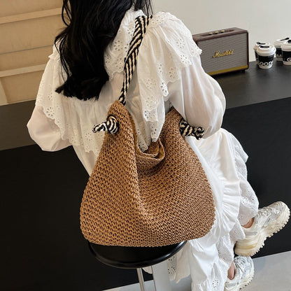 Summer Large Capacity Straw Women's Seaside Vacation Commuter Shoulder Bag